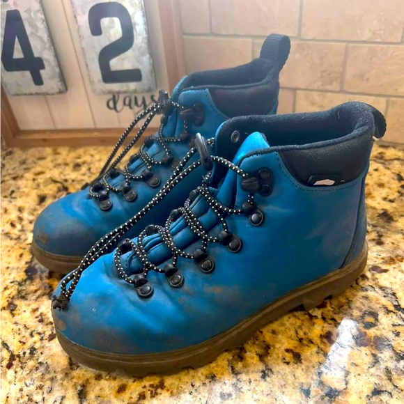 Native Boots youth size 3 - Picture 1 of 1